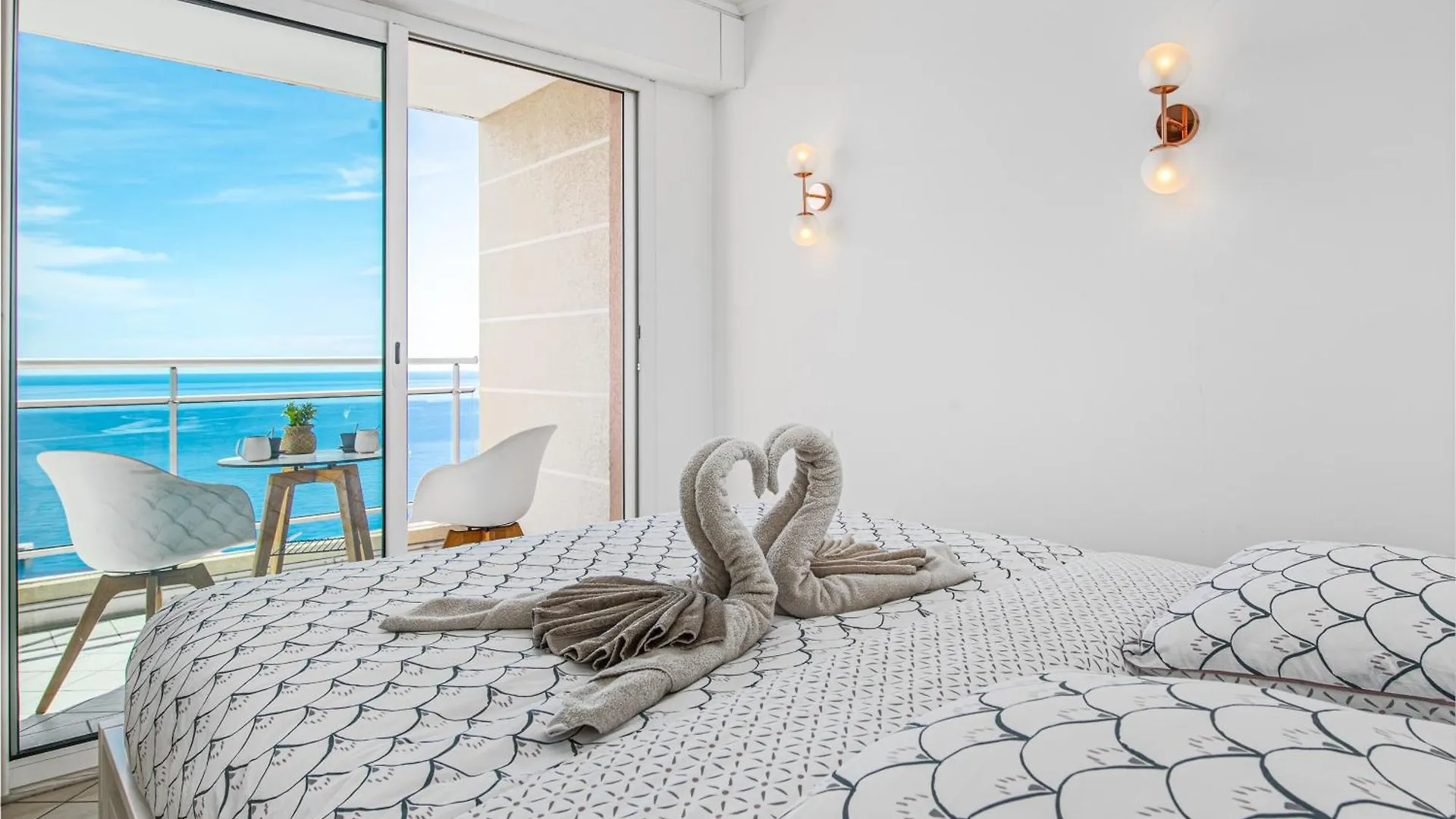 Jardins De Monaco - Vue Mer - Jacuzzi - Parking Cap-d'Ail Apartment